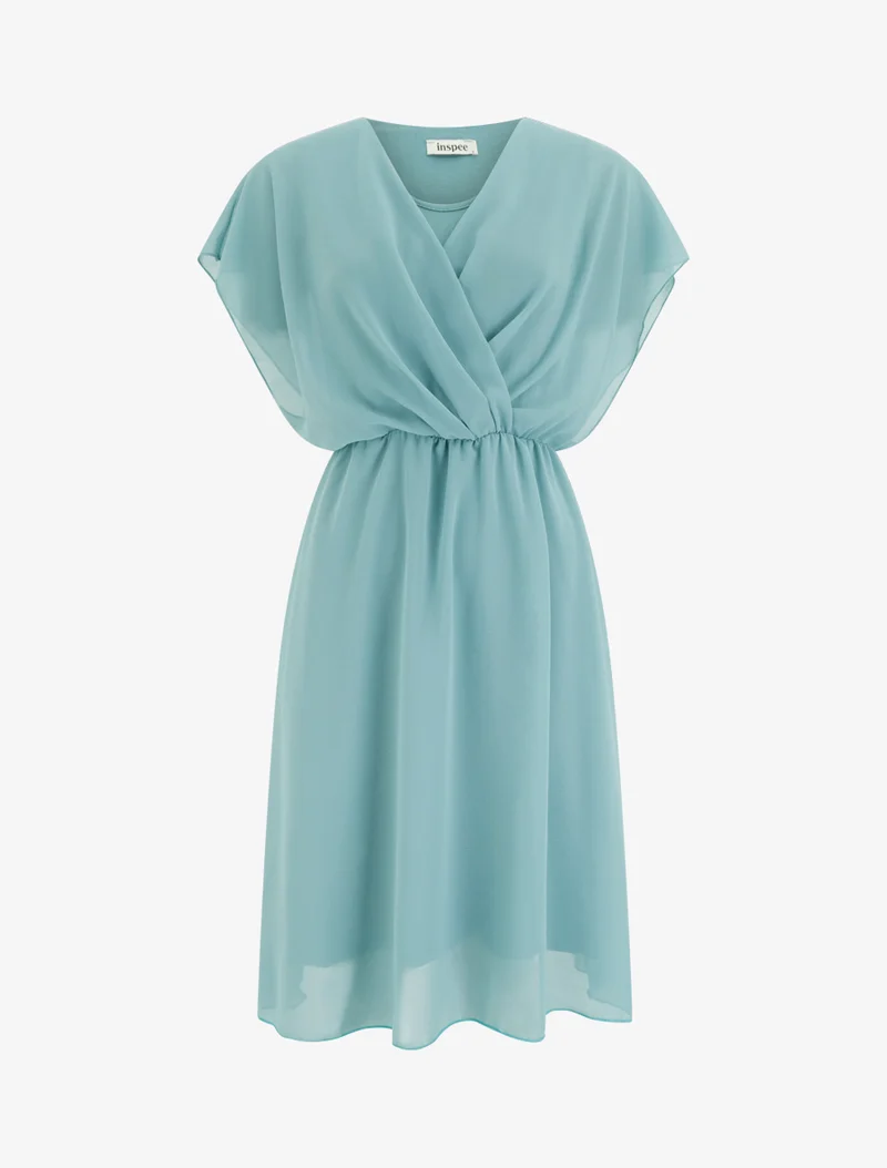 Ausgestelltes Kleid mit kurzen Ärmeln und Wickelausschnitt - Wassergrün