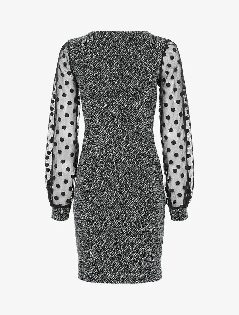 Irisierendes Kleid mit durchbrochenen Ärmeln - Geld