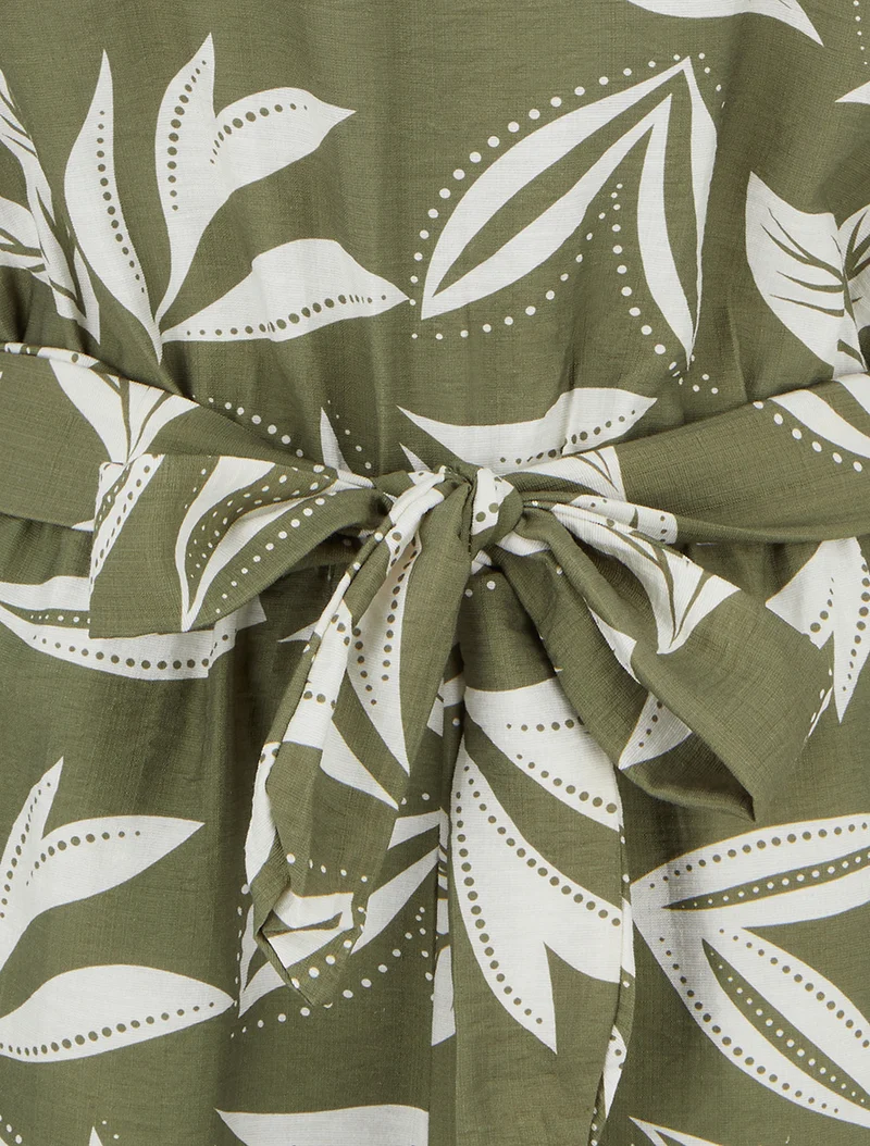 Bedruckter Kurzoverall mit Rüschenärmeln im Blätterdesign - Kaki