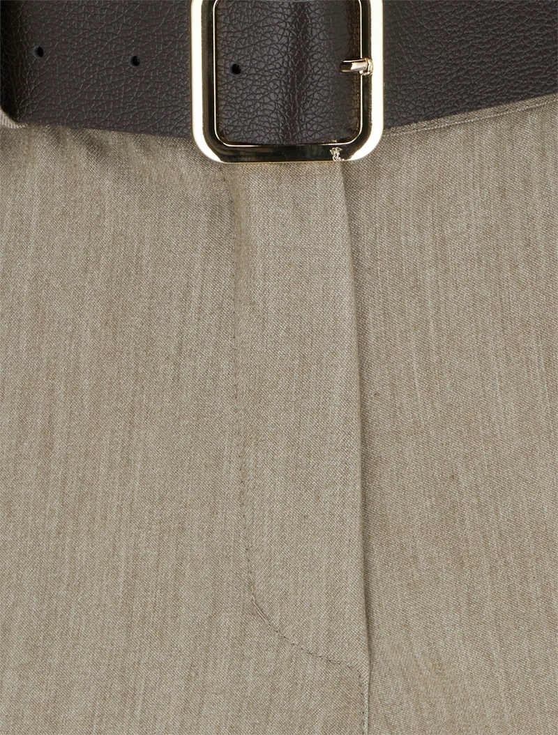 Gekrempelte Shorts mit Gürtel - Maulwurf