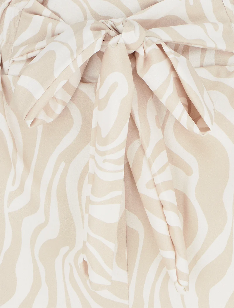 Kurze Paperbag-Hose mit Fantasiemuster - Beige