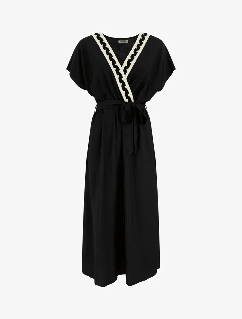 Langärmeliges Kleid mit fantasievollem Kragen - Schwarz
