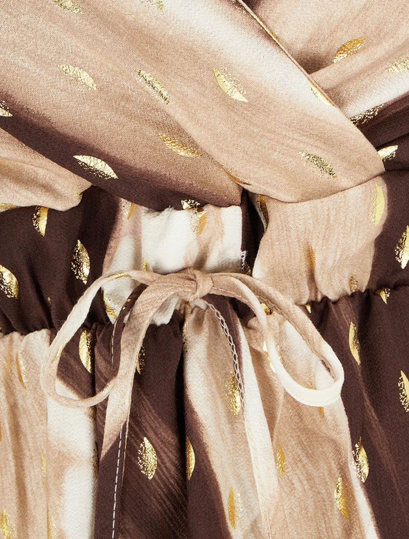 Midikleid mit abstraktem Print und schimmernden Details - Braun