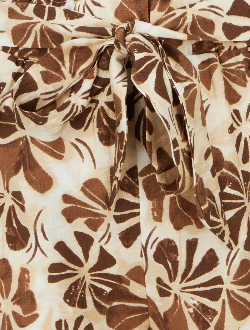 Elastische Shorts mit Blumenmuster - Braun