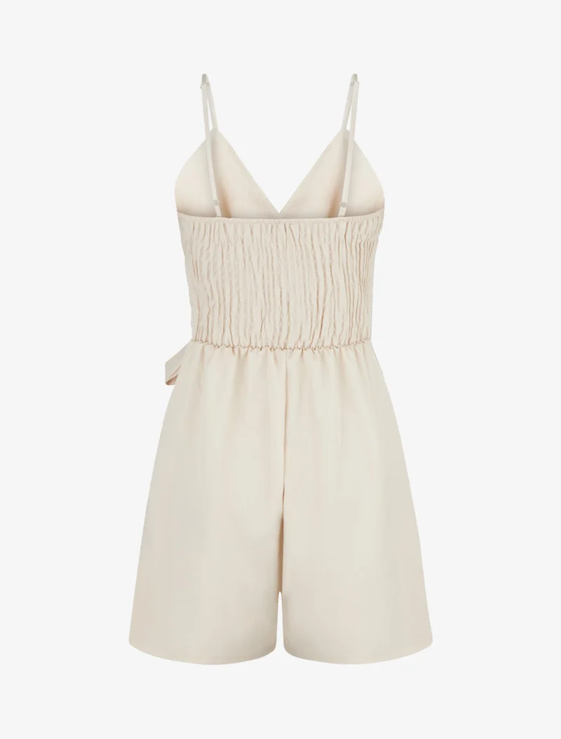Fließender Jumpsuit mit schmalen Trägern - Beige