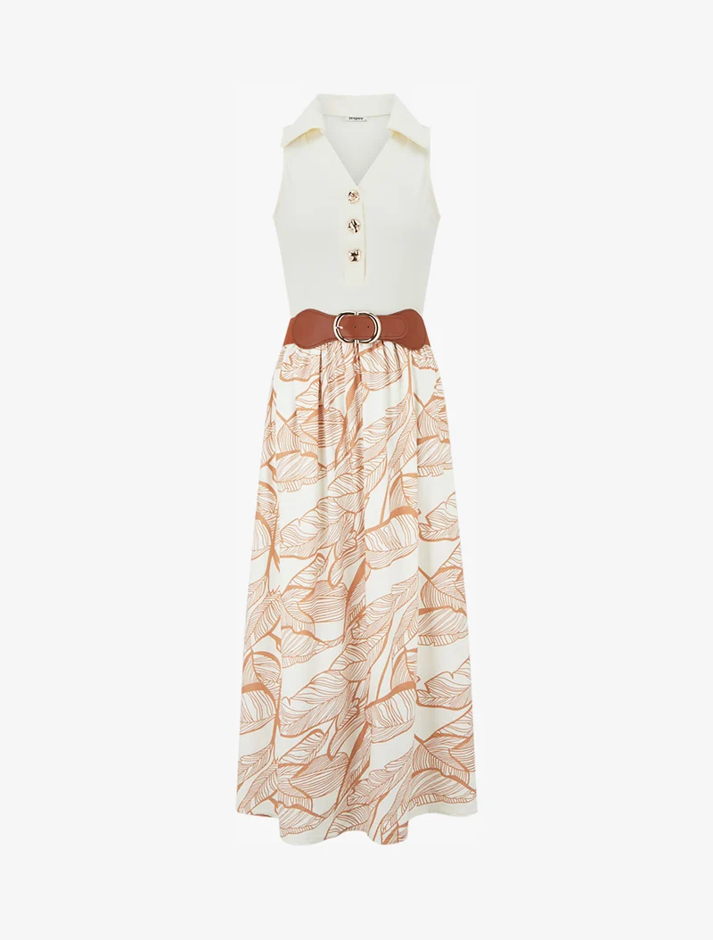 Langes Kleid mit Zierknöpfen und Blätterdruck - Kamel