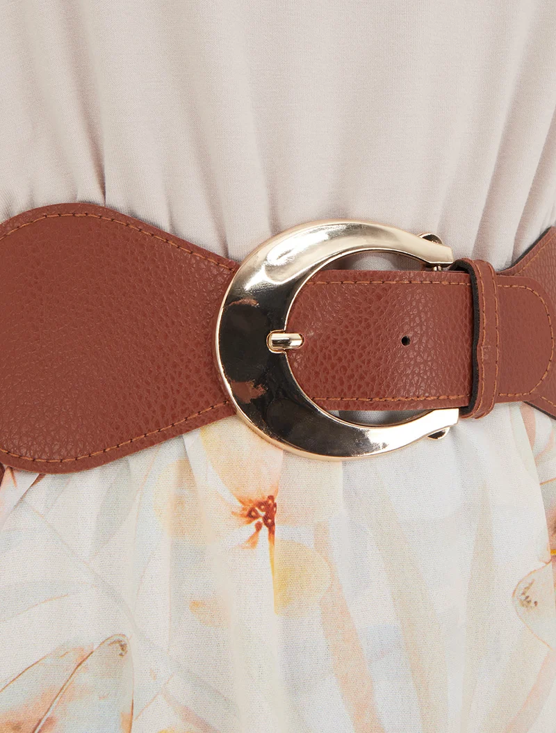Kleid mit Blattdruck und Trägern in Kunstleder - Kamel