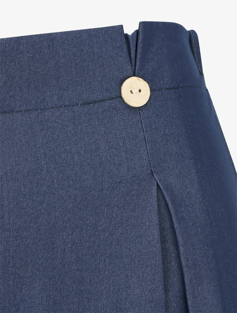 Einfarbige, fließende Marlenehose mit Knöpfen. - Rohblau