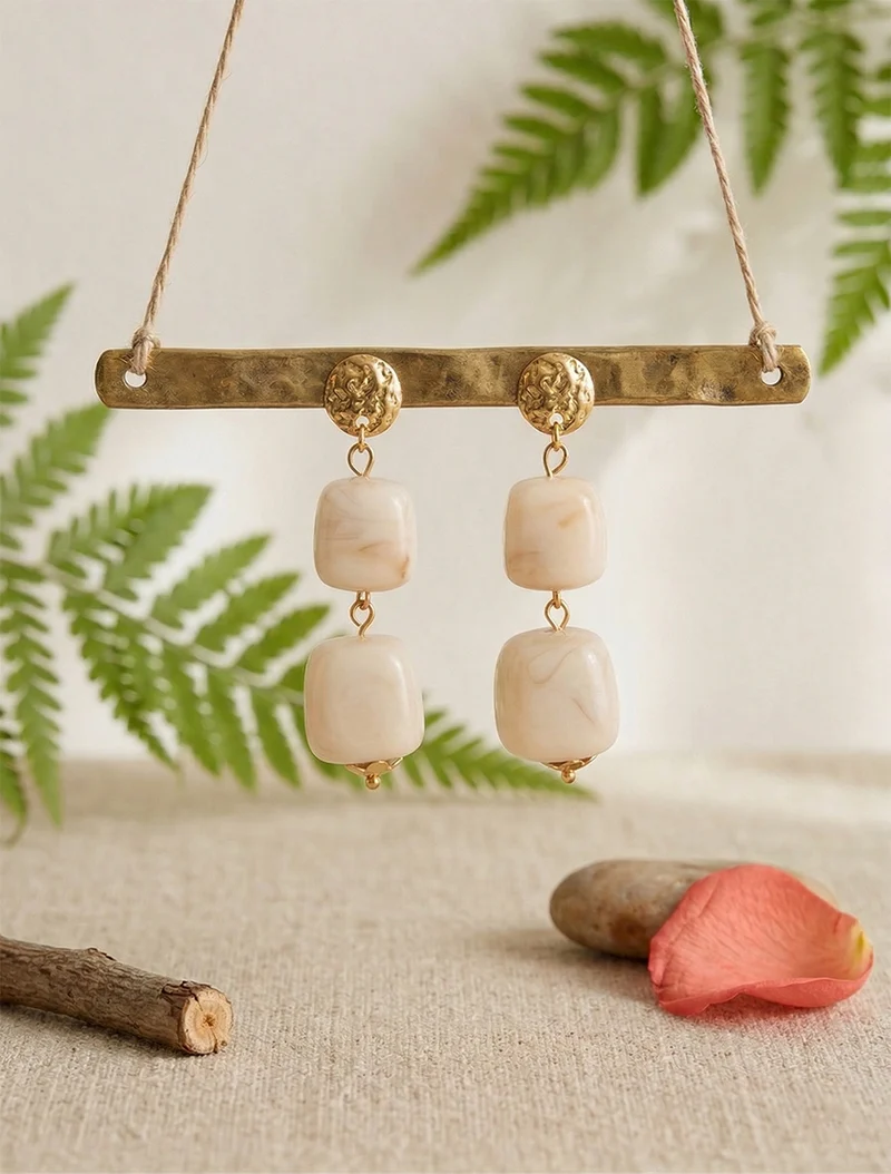 Ohrringe mit fantasievollen Steinen - Beige