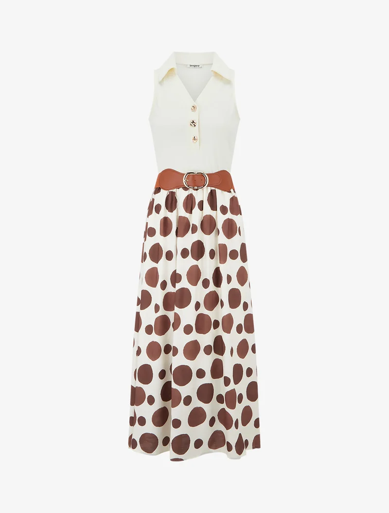 Langes Kleid mit Zierknöpfen und großem Punktmuster - Braun