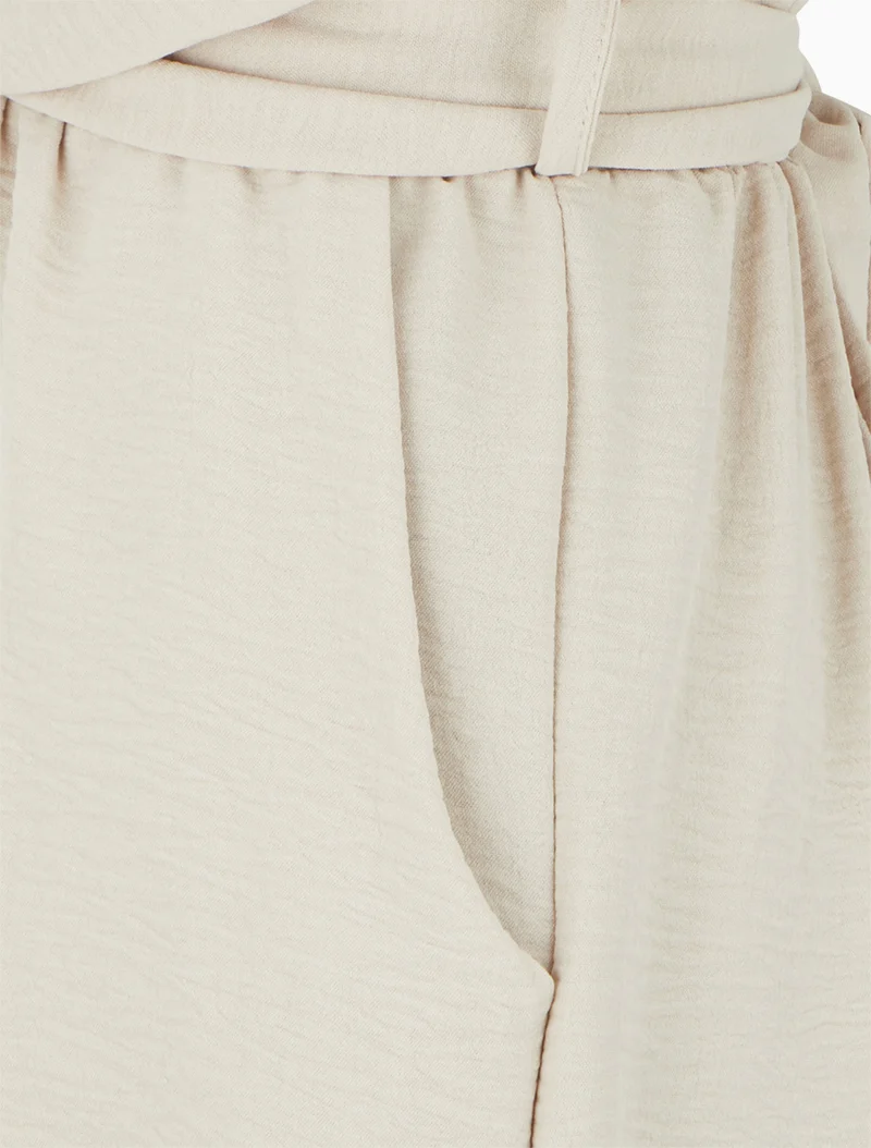 Ärmelloser Wickel-Overall - Beige