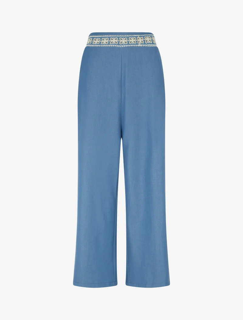 Fließende Hose mit einfarbig gesticktem Band - Himmelblau