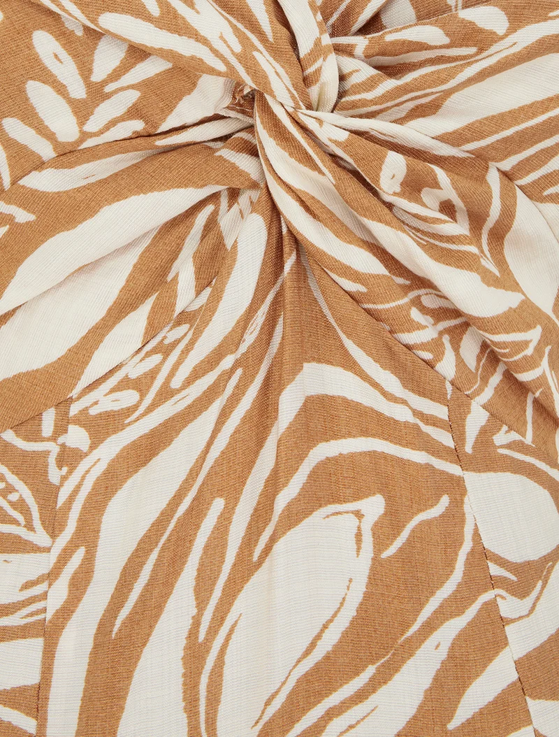 Langes Trägerkleid mit stilisiertem Druck - Kamel