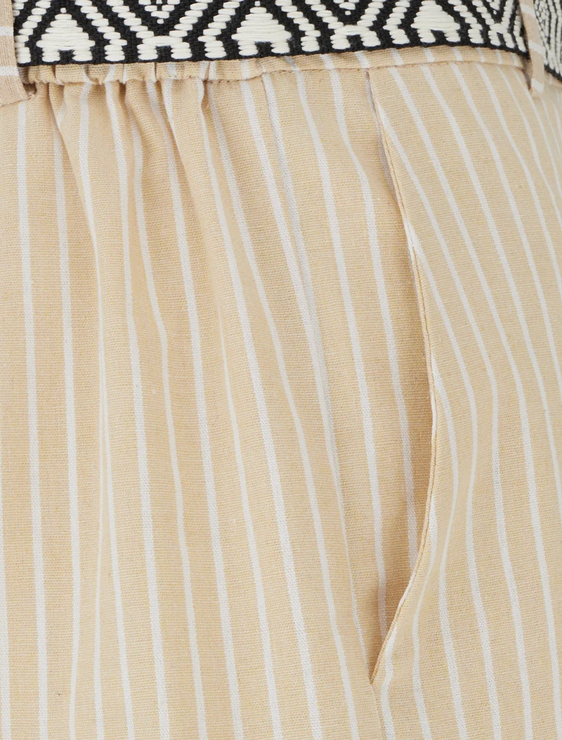 Gestreifte Shorts - Beige