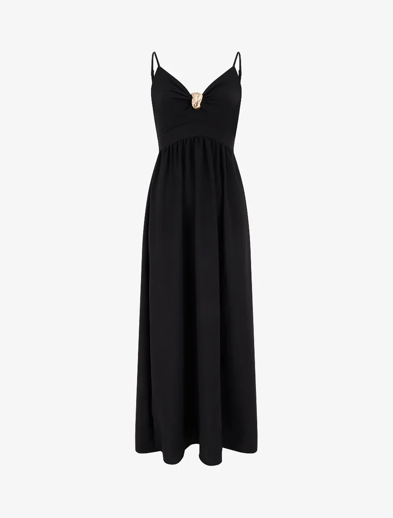Langes einfarbiges Kleid mit V-Ausschnitt und Schmuck. - Schwarz