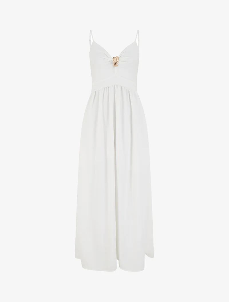 Langes einfarbiges Kleid mit V-Ausschnitt und Schmuck. - Weiß