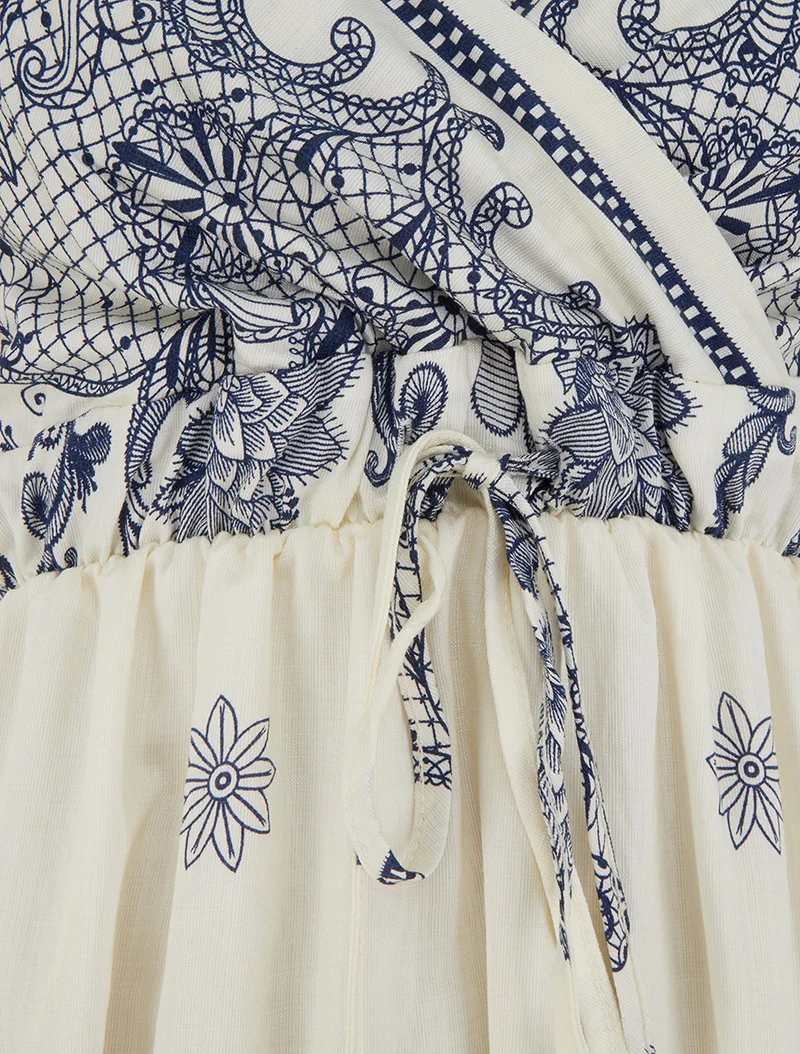 Langes Kleid mit arabesken Blumenmuster - Weiß