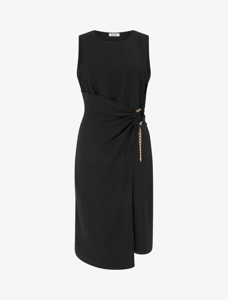 Langes einfarbiges Kleid mit Kettendetail - Schwarz