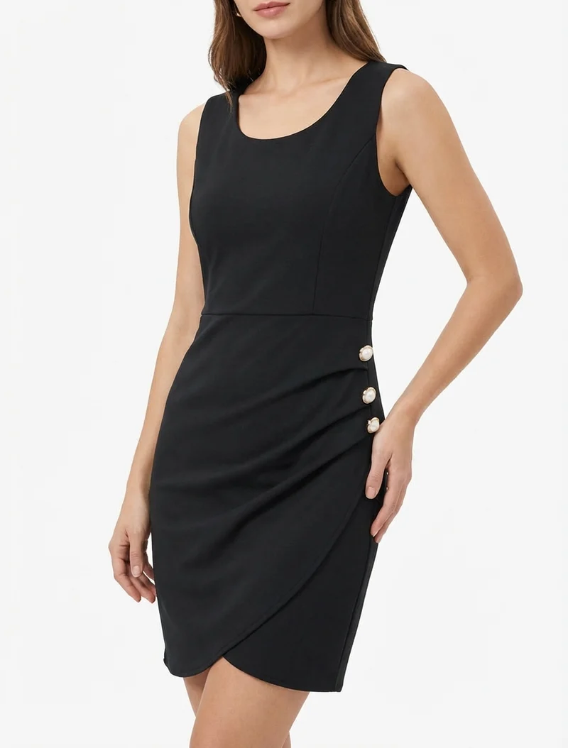 Figurbetontes Kleid mit dekorativen Knöpfen - Schwarz