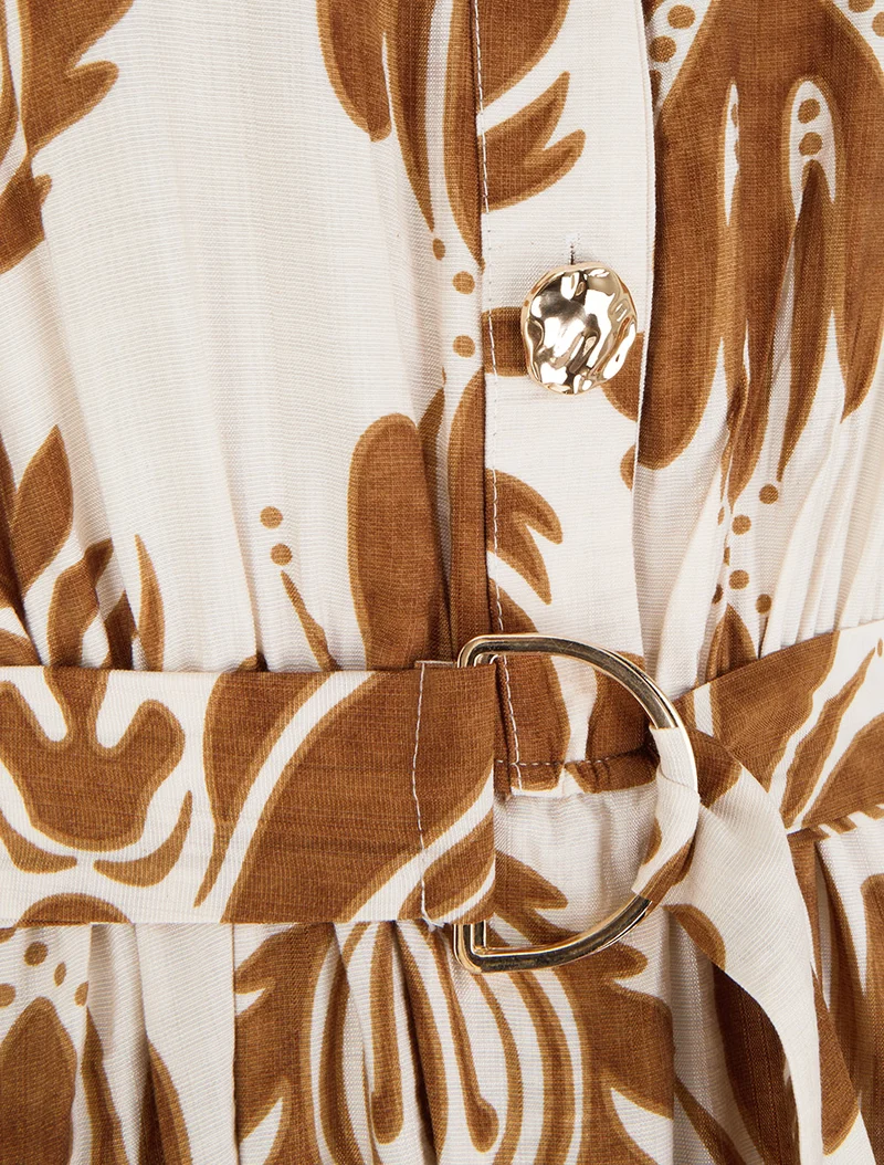 Langes Kleid mit Ikat-Print und dekorativen Knöpfen - Kamel