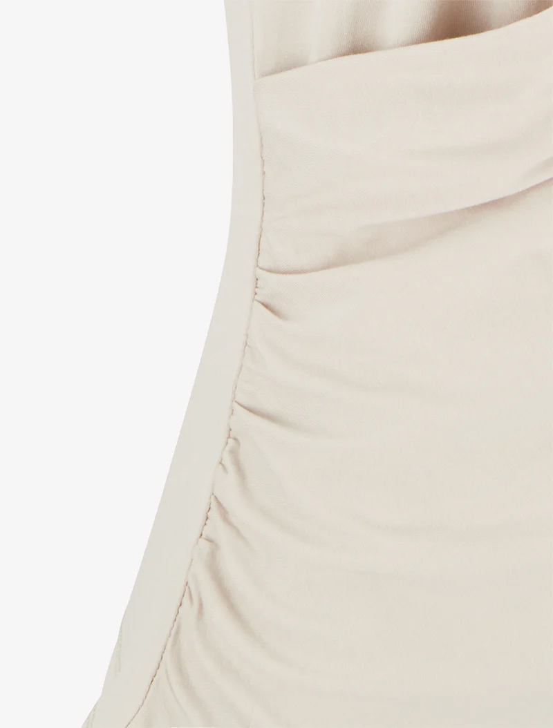 Ärmelloses Oberteil mit Drapierungseffekt und Schmuckträger. - Beige