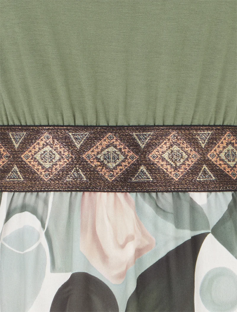 Kleid mit abstraktem Druck und stilisierten Trägern - Kaki