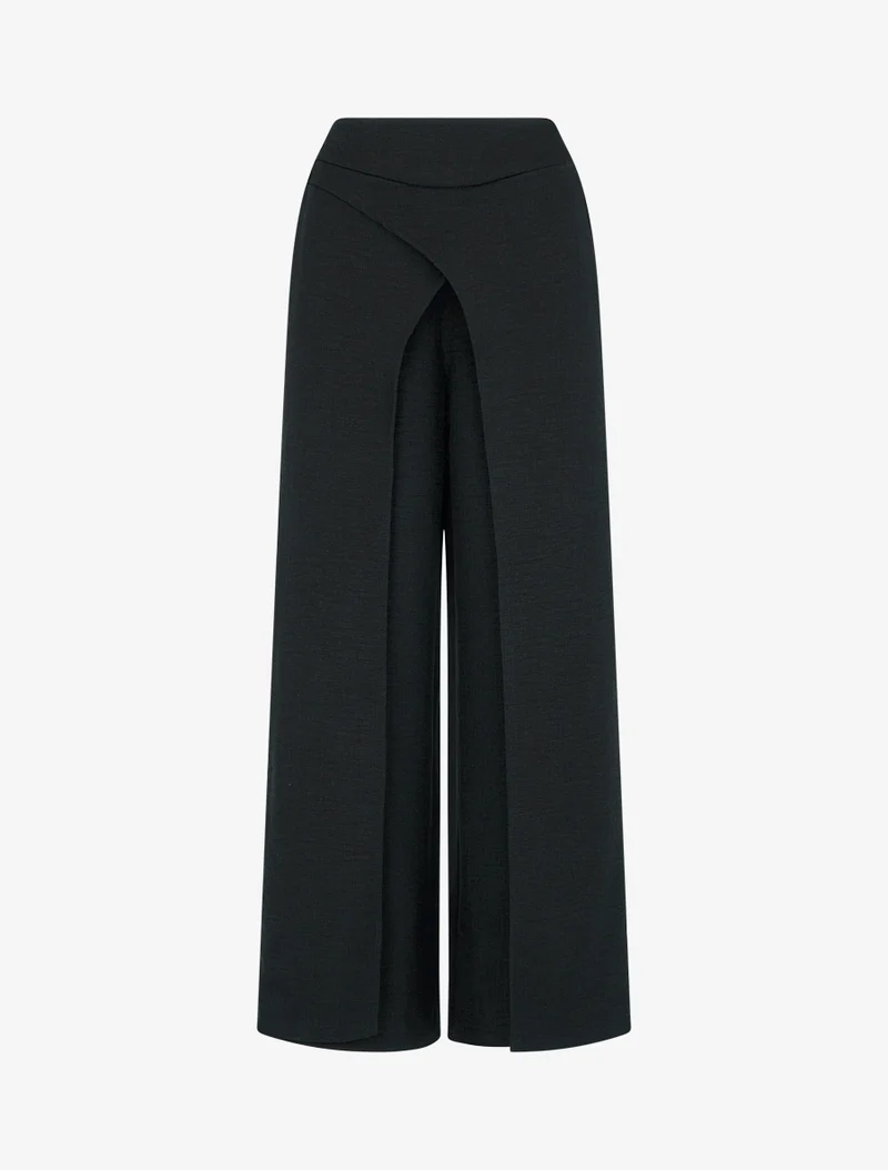 Gerade geschnittene Hose in Leinenoptik mit doppelten Einsätzen. - Schwarz