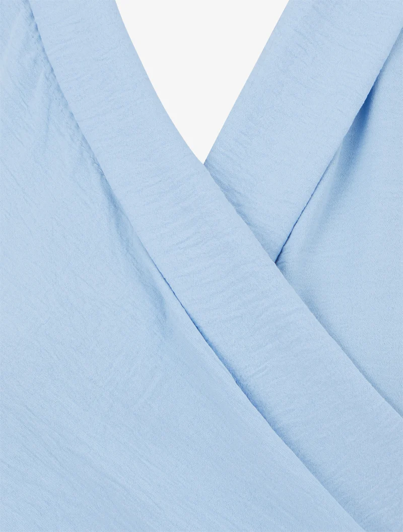 Ärmelloses drapiertes Top mit Knöpfen - Himmelblau