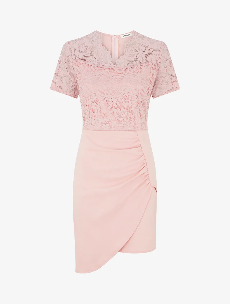 Tailliertes Kleid mit kurzen Ärmeln und Spitze - Rose