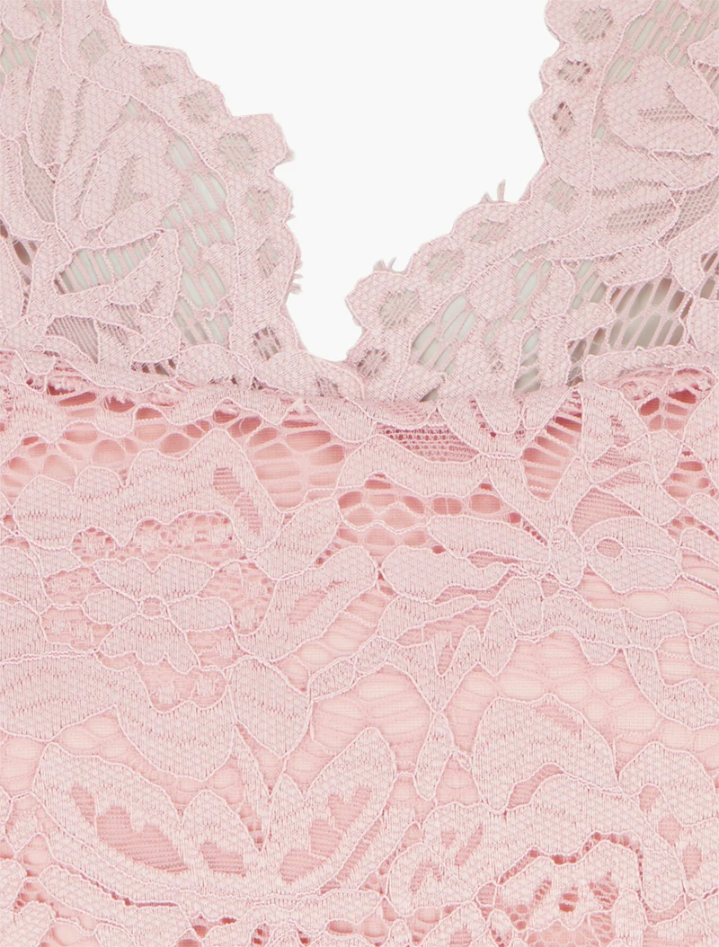 Tailliertes Kleid mit kurzen Ärmeln und Spitze - Rose
