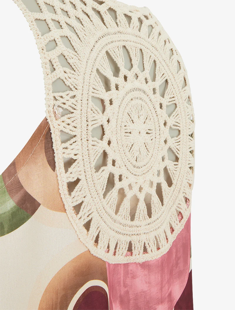 Grafisches Print-Top mit Häkeleinsatz - Rose