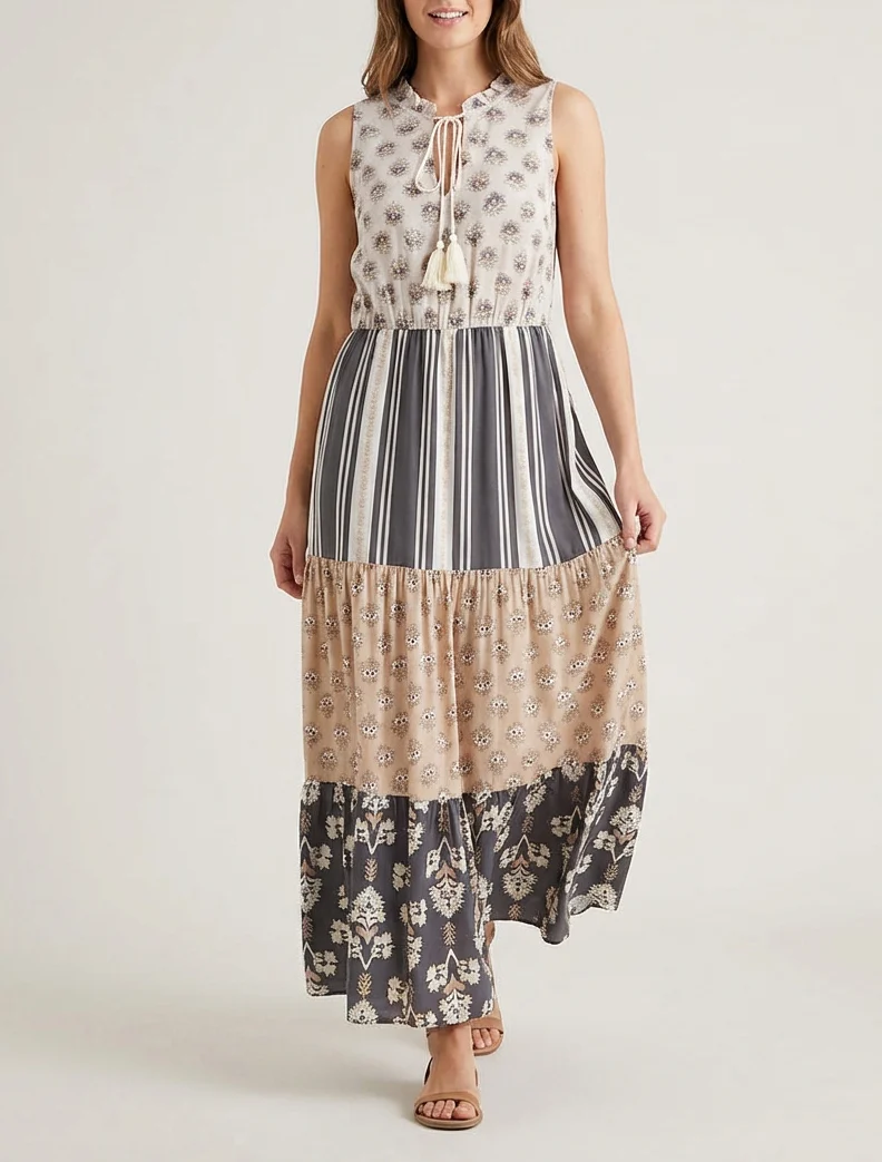 Ärmelloses langes Kleid mit Blumen-Patchwork. - Schwarz