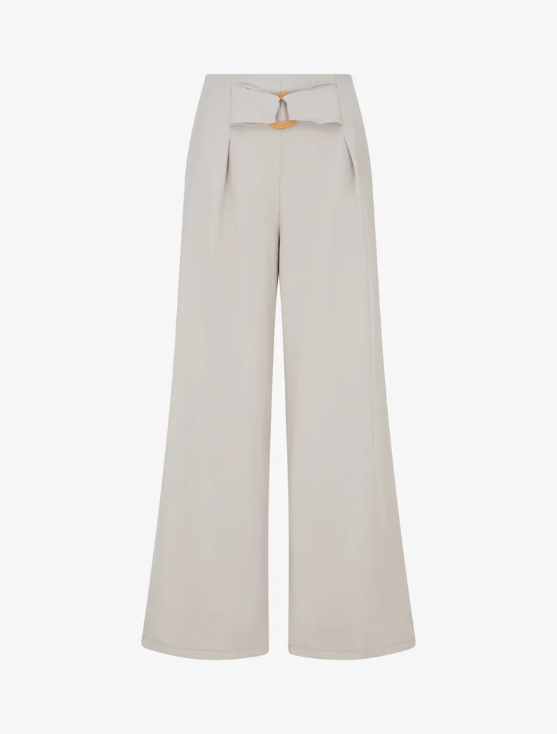 Weit geschnittene Hose mit hohem Bund und Zierschnalle - Beige