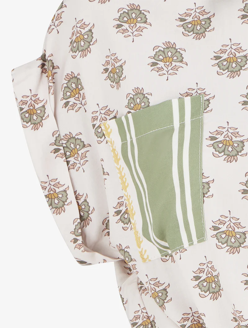 Kurz geschnittene Blumenprint-Bindebluse - Olivgrün