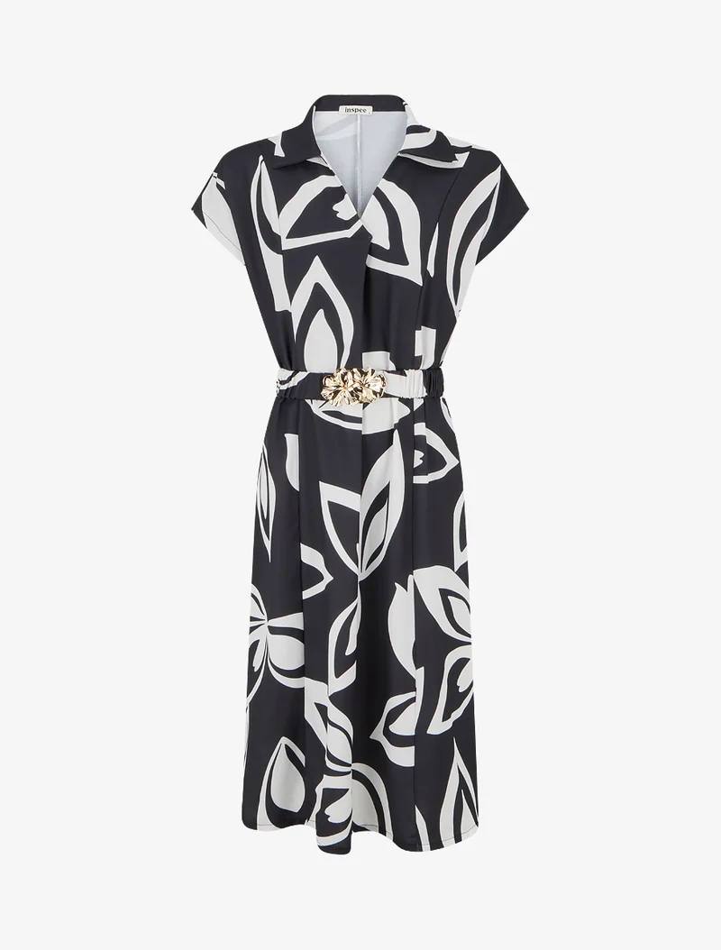 Gerades Kleid mit Gürtel - Schwarz