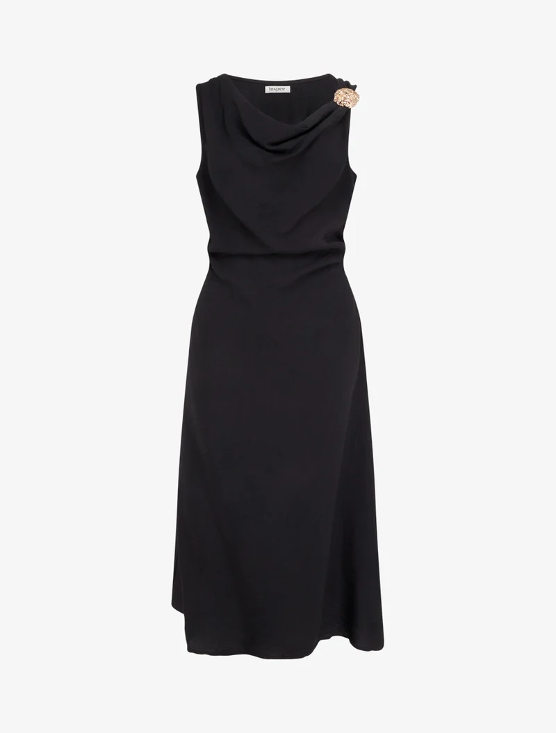 Ärmelloses langes Kleid mit Drapierungseffekt - Schwarz