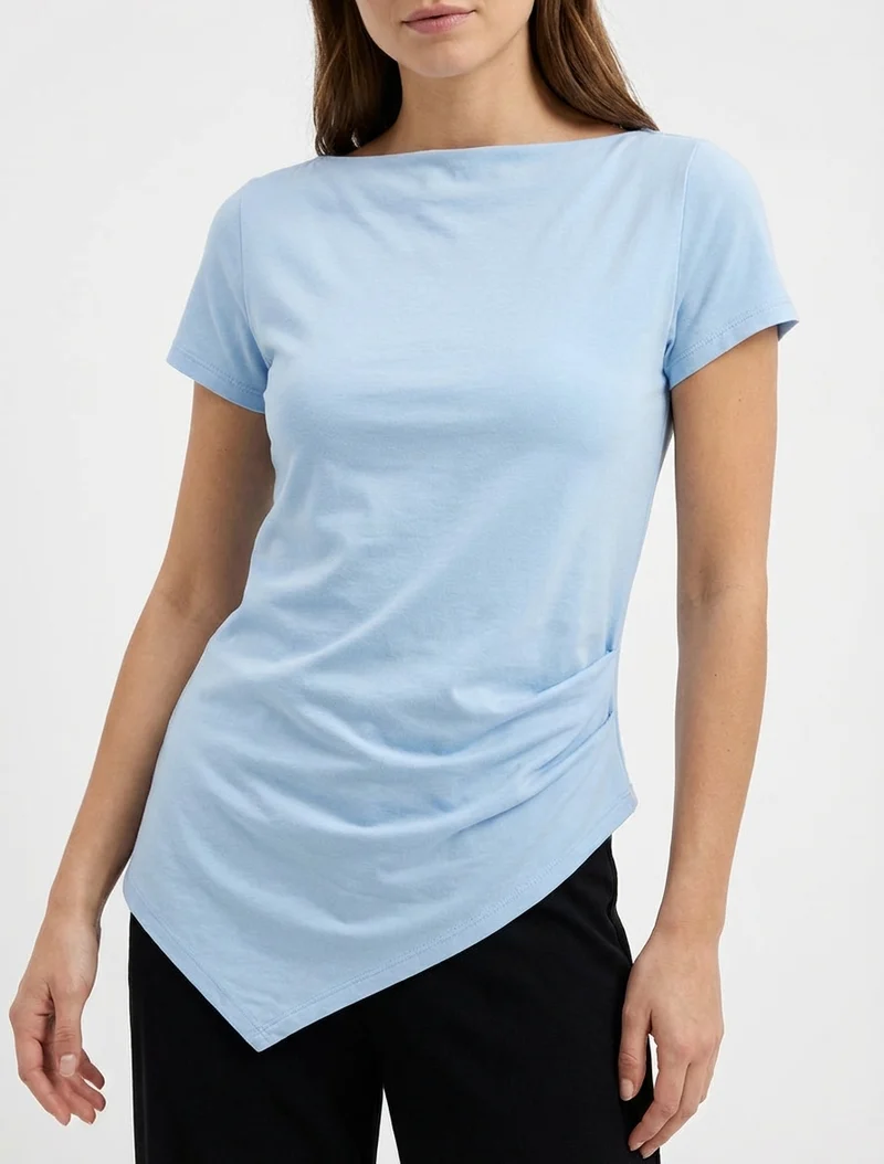 Asymmetrisches Oberteil mit kurzen Ärmeln - Himmelblau