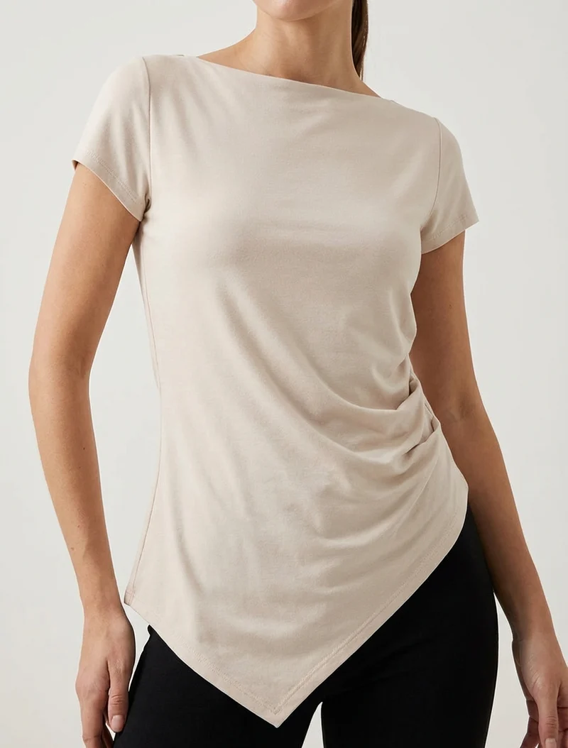 Asymmetrisches Oberteil mit kurzen Ärmeln - Beige