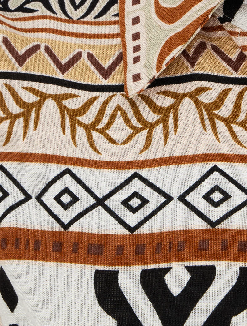 Ausgestelltes langes Kleid mit grafischem Druck - Weiß/Braun