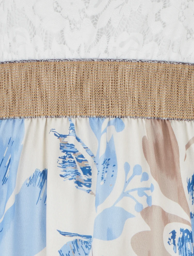 Langes Kleid mit Spitze und Blumenmuster - Himmelblau