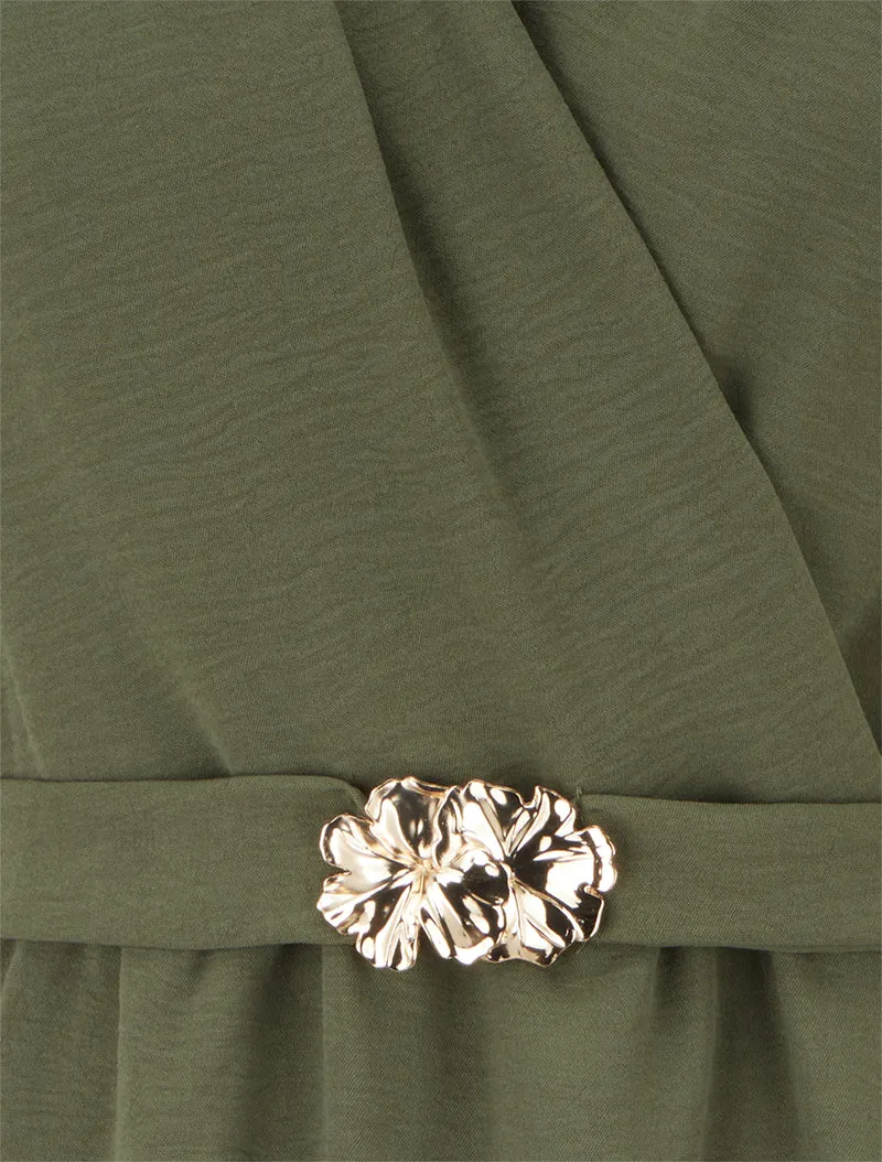 Einfarbiges Kleid mit Schmuckeinsatz an der Taille - Kaki