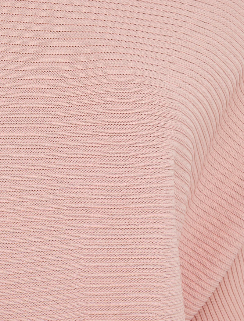 Texturiertes Oberteil mit kurzen Ärmeln - Rose