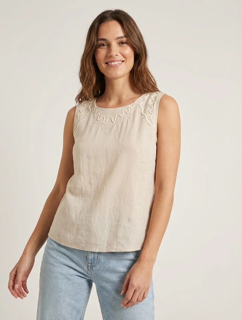 Einfarbiges Oberteil mit Wellenstickerei-Details - Beige