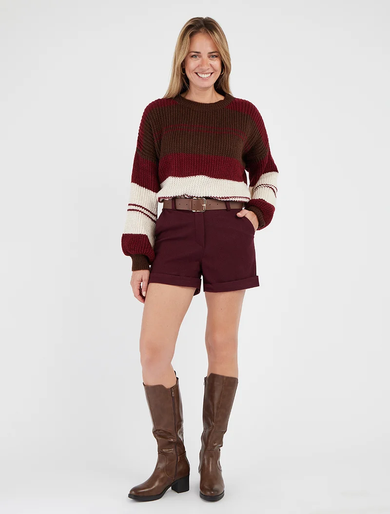 Shorts mit umgeschlagenem Saum und Zickzackmuster. - Bordeaux
