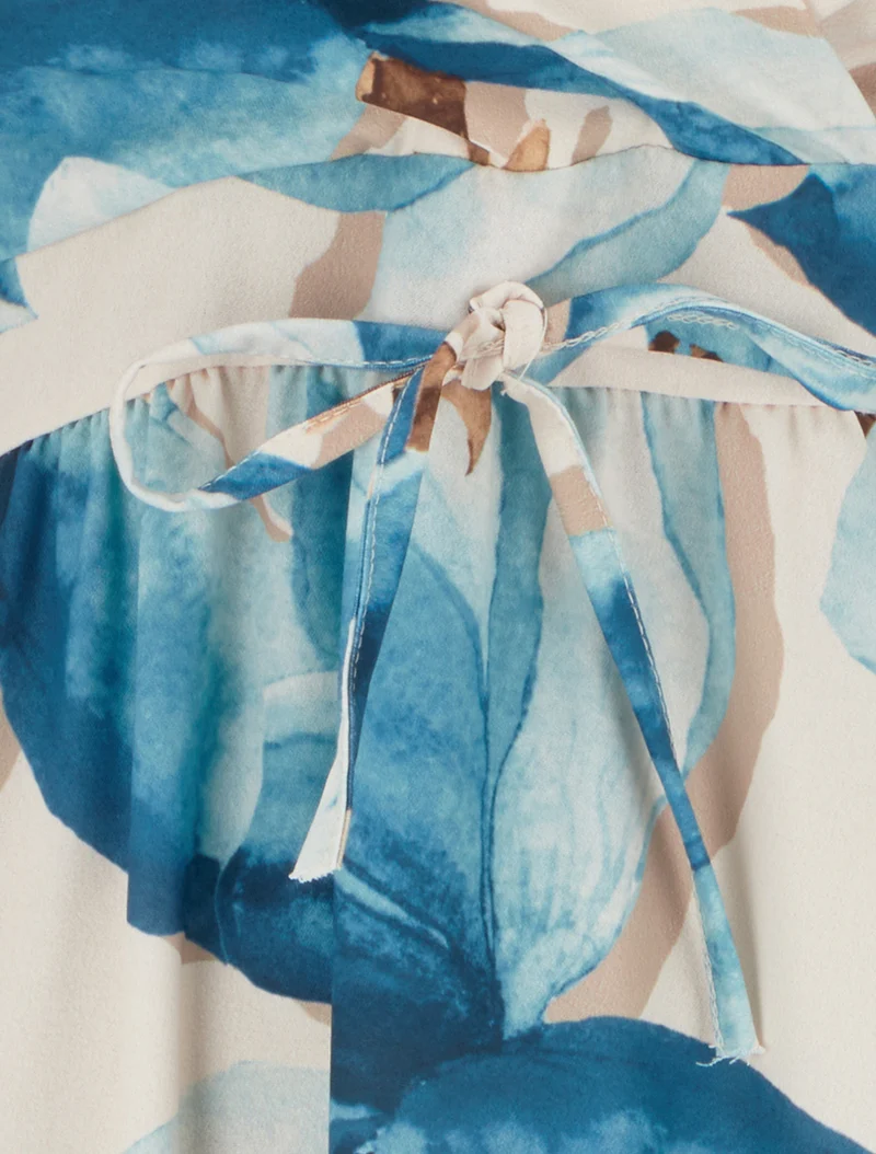 Langes Kleid mit elastischem Rücken und Blumenmuster - Entenblau
