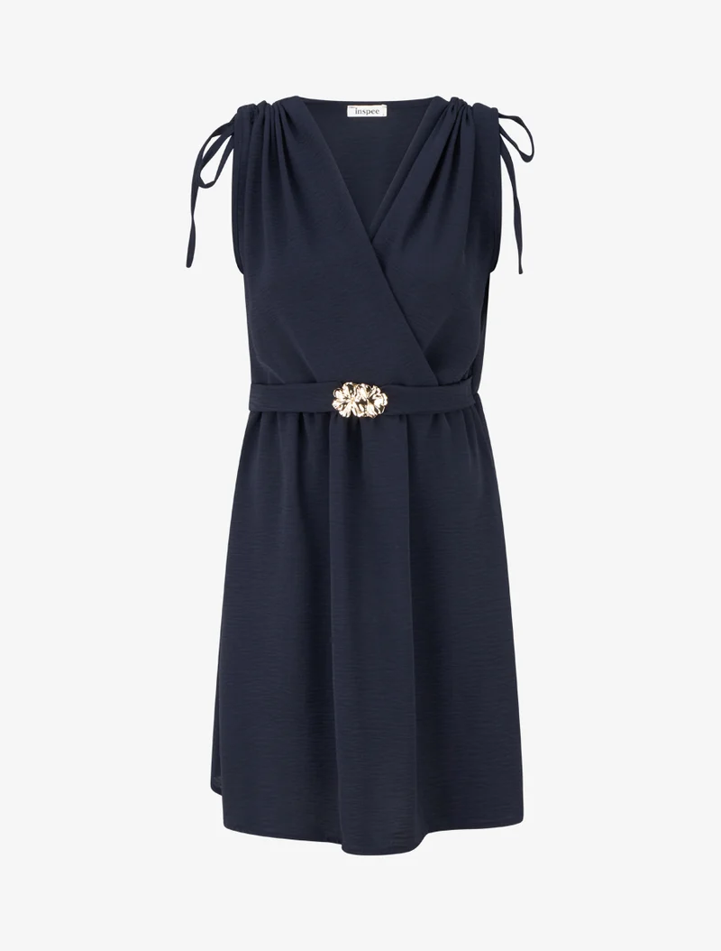 Einfarbiges Kleid mit Schmuckeinsatz an der Taille - Marine