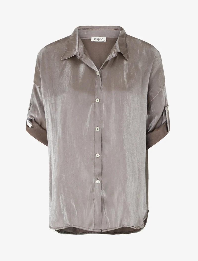 Perlmuttfarbenes asymmetrisches Bluse mit hochkrempelbaren langen Ärmeln - Braun