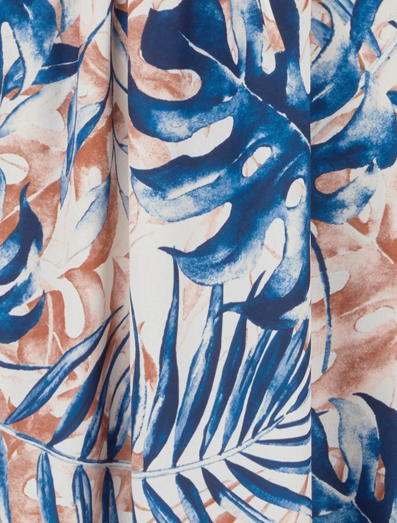 Langes Kleid mit elastischem Rücken und Blattdruck - Marine