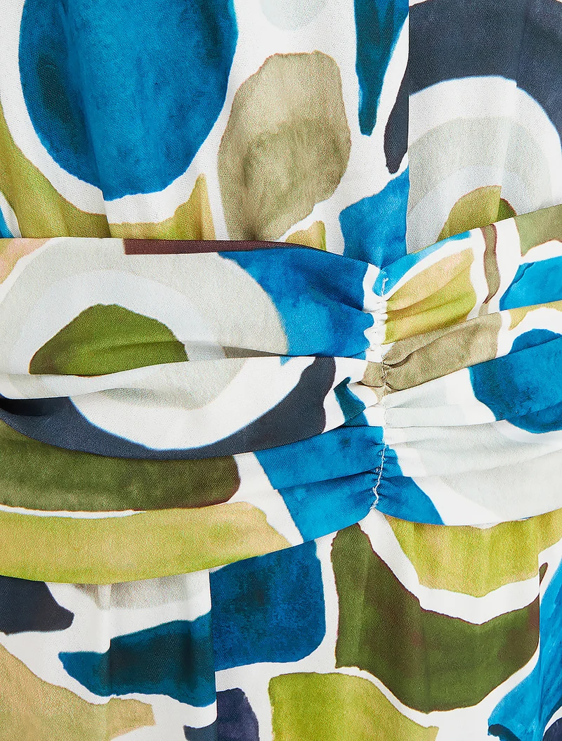 Kleid mit abstraktem Druck und elastischer Taille - Entenblau