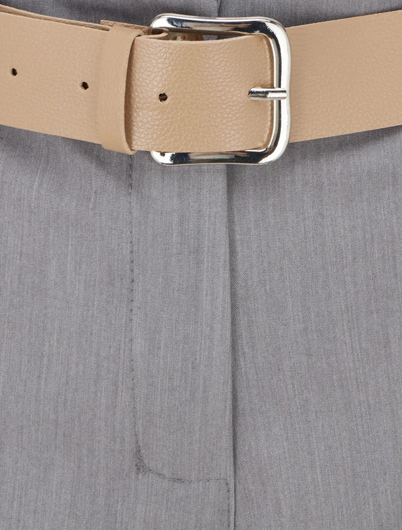 Kurze einfarbige Hose mit Saum und Gürtel - Grau